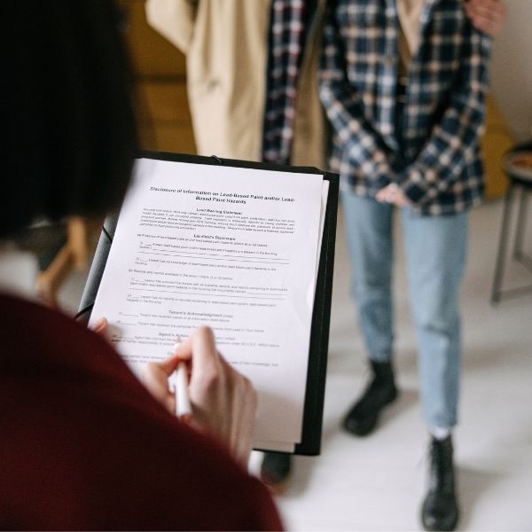 apartment manager conducting a move-out walkthrough 