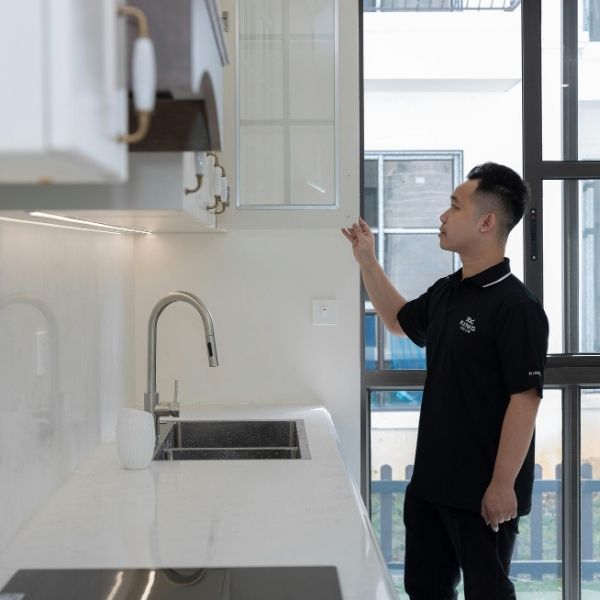 student looking at a new apartment